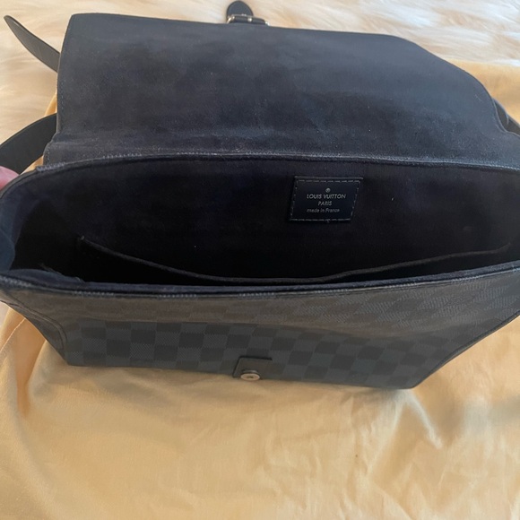 Louis Vuitton new bag , LV Alfa Messenger, good size Medium bag - Picture 9 of 16